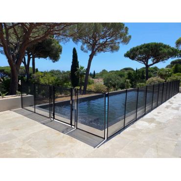 Barrière de piscine Beethoven noire piquets noirs